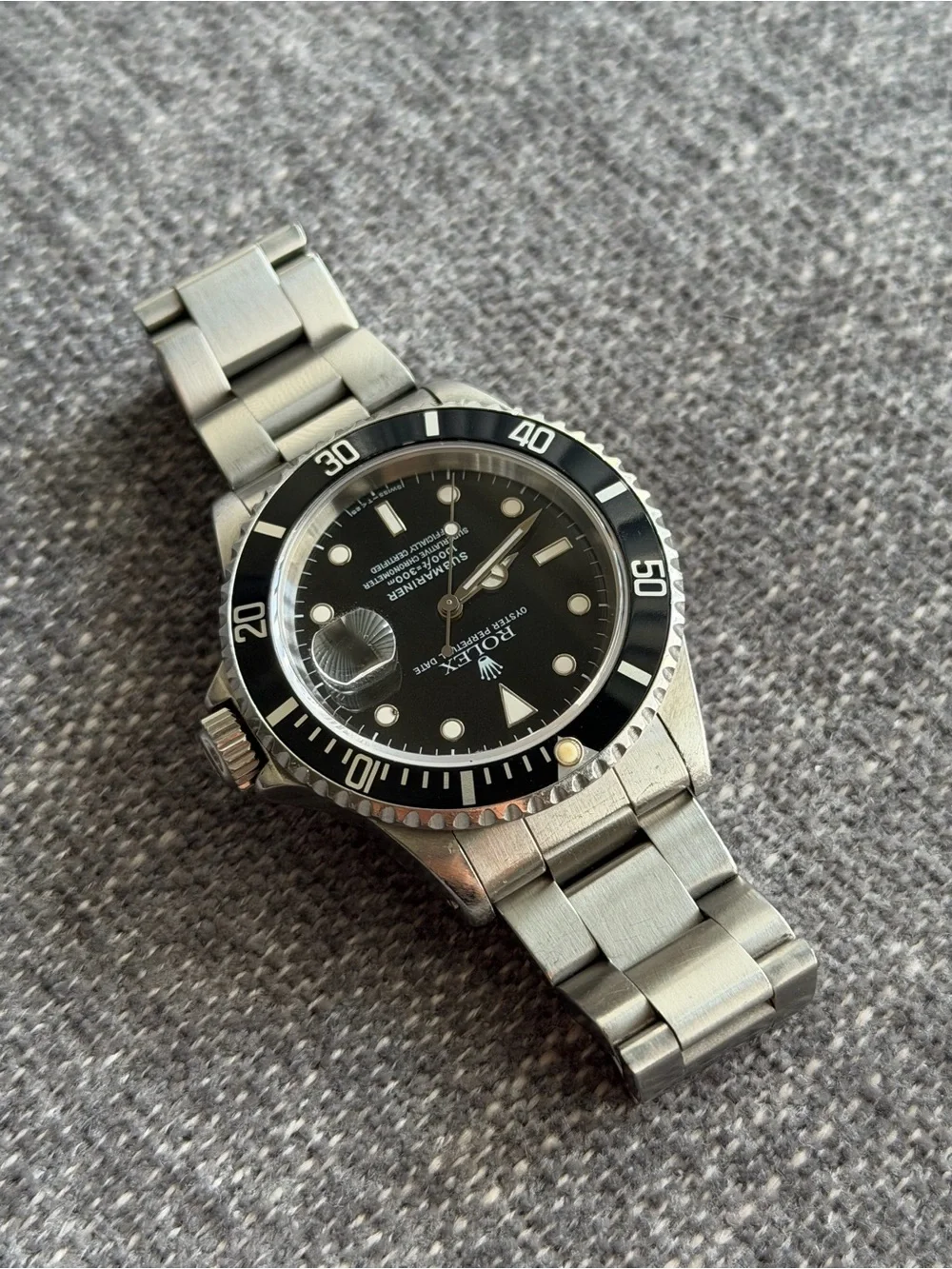 ROLEX Submariner Date 40mm Black Bezel 16610 Watch